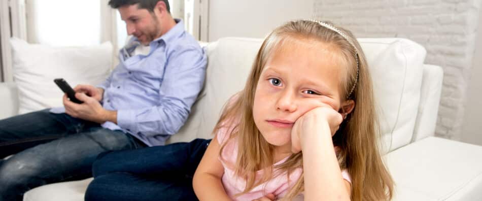 https://cdn.gabb.com/wp-content/uploads/2022/11/parents-tech-use-affects-kids-950x396.jpeg