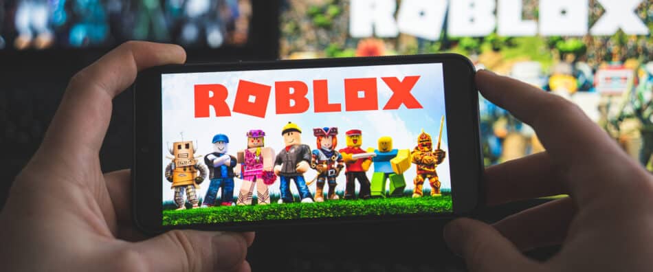 https://cdn.gabb.com/wp-content/uploads/2023/03/Roblox-1-950x396.jpeg