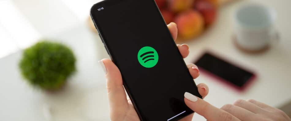 https://cdn.gabb.com/wp-content/uploads/2022/04/Spotify-App-950x396.jpeg